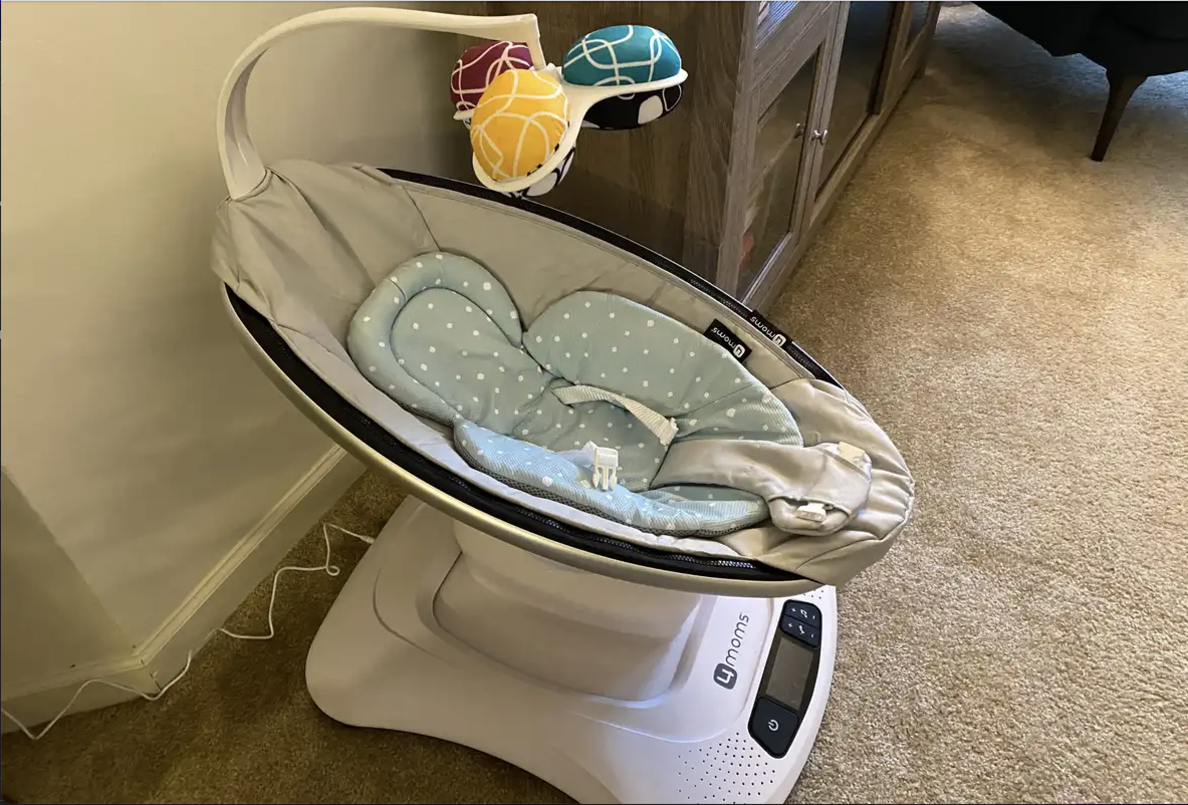 MamarRoo smart infant seat